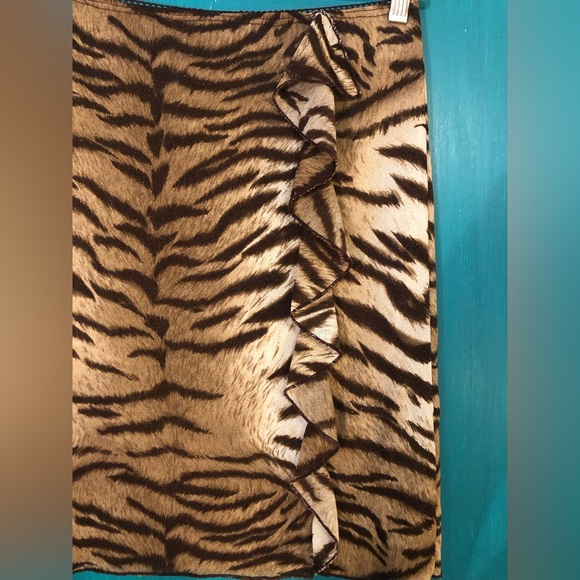 Sirens Animal Print Mini Skirt 🐯 - Picture 4 of 6